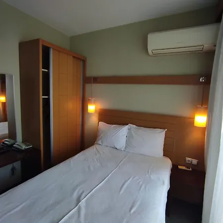 çilek Marina Otel *