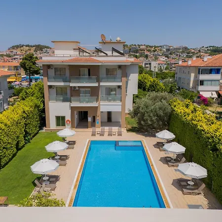 çilek Marina Otel Çeşme