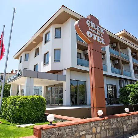 Otel çilek Marina Çeşme