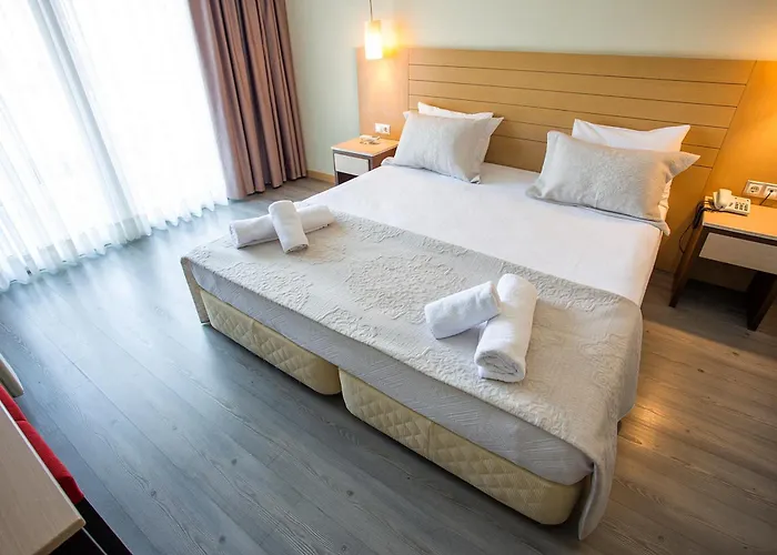 çilek Marina Çeşme